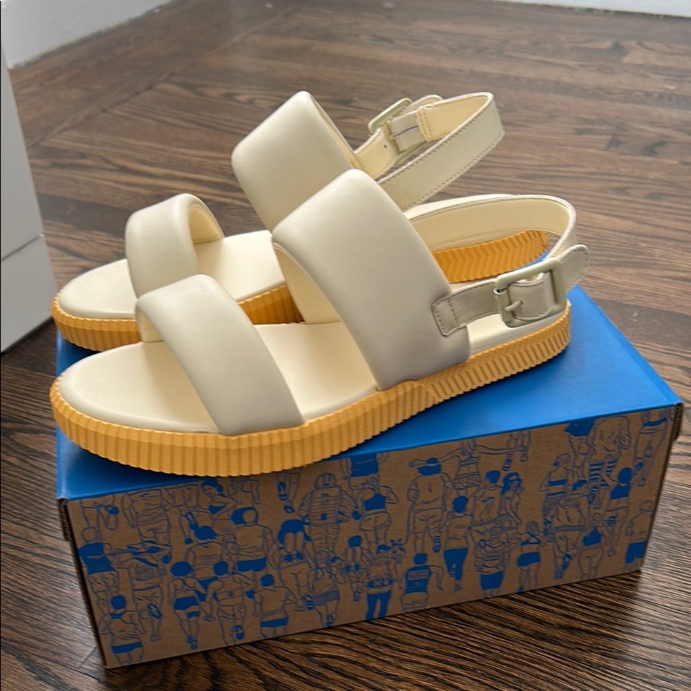 Sorel Cream and Tan Sandals with Chunky Platform